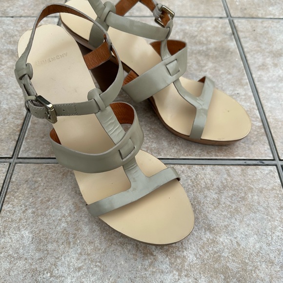 Givenchy Platform Leather Sandals - Picture 11 of 16